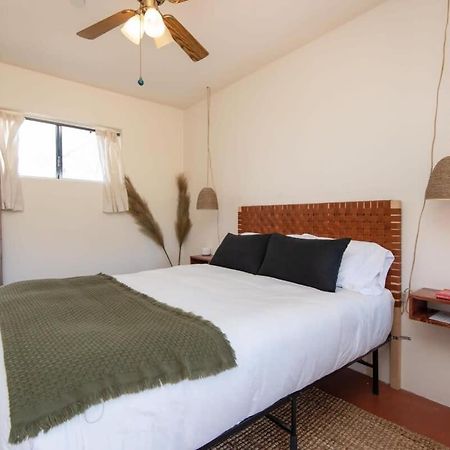 Renovated Lodge - Room 3 With Pool Access Joshua Tree Esterno foto