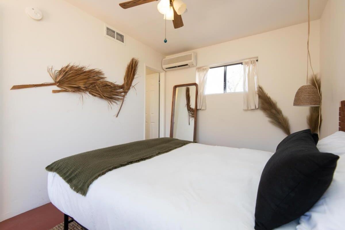 Renovated Lodge - Room 3 With Pool Access Joshua Tree Esterno foto