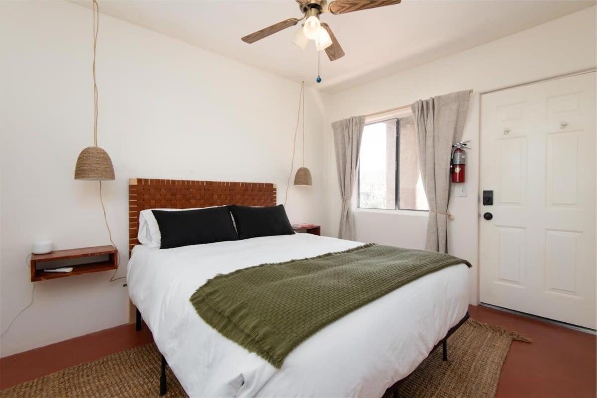 Renovated Lodge - Room 3 With Pool Access Joshua Tree Esterno foto